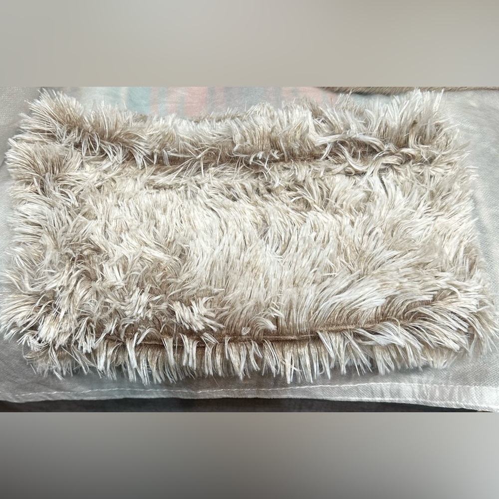 Fuzzy Collar Scarf Brown/White. Pullover collar adds to any outfit. One Size
